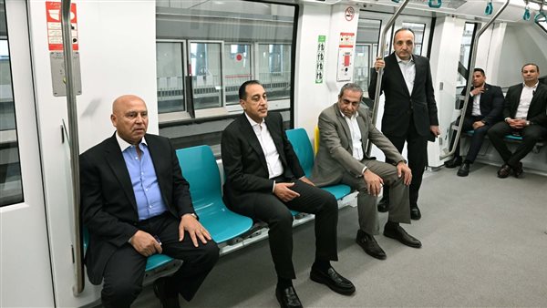 رئيس الوزراء: توجيه رئاسي لتوسيع شبكة النقل الجماعي الأخضر في شرق النيل