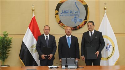 وزير النقل يؤكد أهمية التوسع في تطبيق أحدث النظم التكنولوجية والرقمية في قطاعات النقل