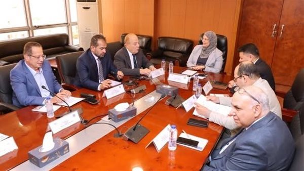 هيئة التنمية الصناعية تناقش تعزيز الاستثمار الصناعي مع جمعية مستثمري العاشر من رمضان