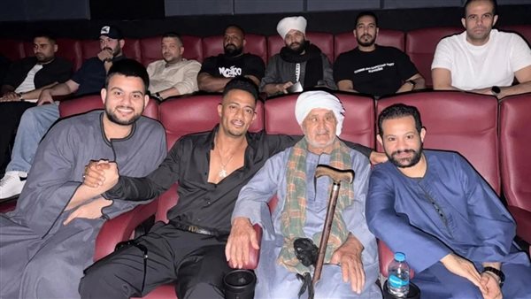 محمد رمضان يساند شباب الصعيد في عرض فيلم “أسد”