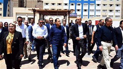 رئيس الوزراء يتفقد مجمع بولاق الدكرور التعليمى