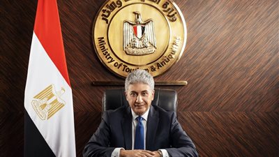 استعداداً لاستقبال ظاهرة الكسوف الكلي للشمس.. وزير السياحة يصدر قراراً بتشكيل لجنة للتجهيز لتنظيم فعاليات الحدث