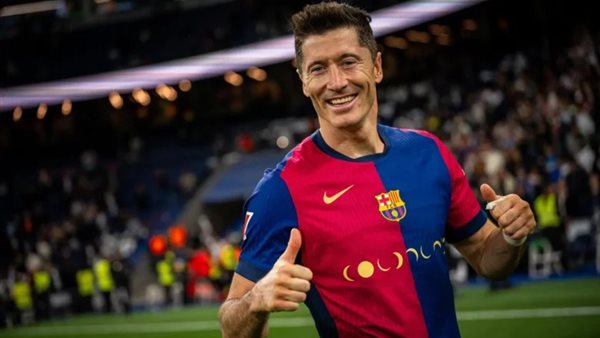 ليفاندوفسكي يقود تشكيل برشلونة أمام فالنسيا في ختام الليغا