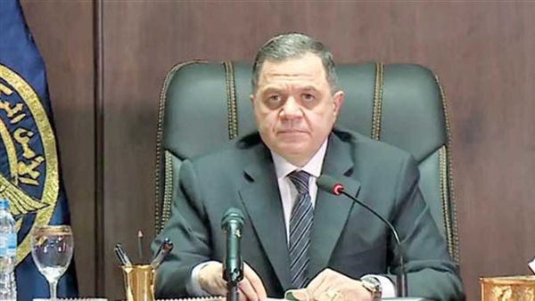 وزير الداخلية يعايد وزير الدفاع بمناسبة عيد الأضحى المبارك