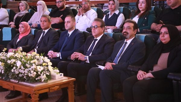 وزير الصحة يكرم الفائزين بمسابقة “أنت الحل” لتعزيز الوعي الصحي