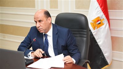 وزير العمل يعلن الانتهاء من فحص أوراق 4 لجان عمالية تمهيدًا لاعتمادها