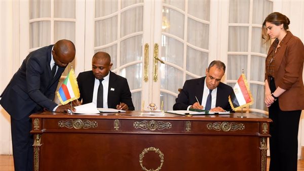 مصر وجزر القمر تبحثان تعزيز التعاون الثنائي في أول اجتماع مشترك