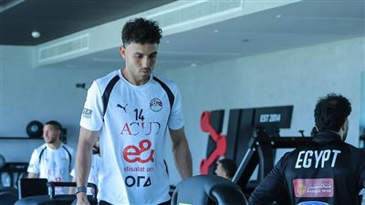 حمدي فتحي يغيب عن ودية مصر وروسيا بسبب الإنذارات