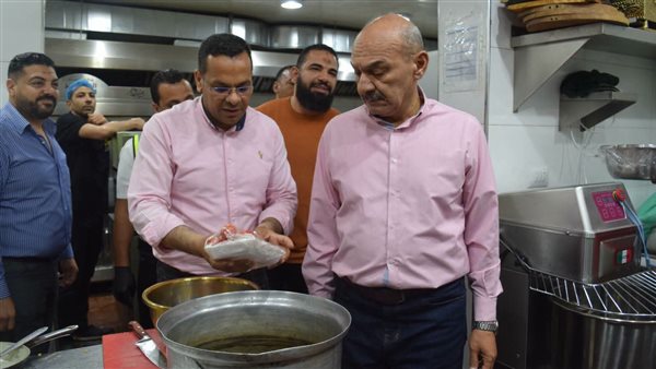 محافظ السويس يطلق حملة ليلية على مطاعم كورنيش السويس الجديد