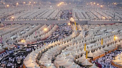 السعودية ترفع الطاقة الاستيعابية لمشعر منى وتستكمل تجهيز 54 ألف مخيم لاستقبال طلائع الحجاج في يوم التروية