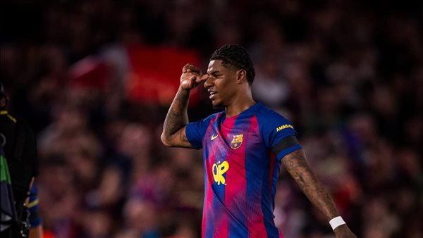 راشفورد يناقش إمكانية البقاء في برشلونة بعد موسم استثنائي