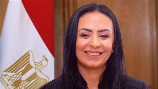 وزيرة التضامن تتابع تصعيد حجاج الجمعيات الأهلية إلى عرفات
