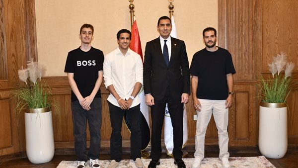وزير الشباب والرياضة يكرم أبطال الإسكواش