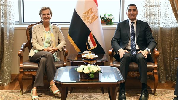 وزير الشباب والرياضة يلتقي سفيرة الاتحاد الأوروبي في القاهرة