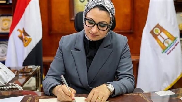 محافظ الوادي الجديد يحقق في تقاعس موظفين عن التصدي لتعديات الأراضي الزراعية