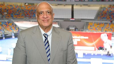 طارق الحسيني: إشادات دولية بتنظيم كأس العالم للسيف وتطور نتائج المنتخب