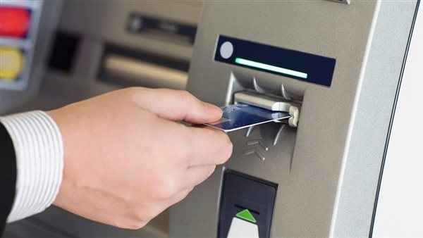 البنك الأهلي يطرح حلاً مبتكرًا لأزمة نقص السيولة في الصرافات