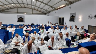 حجاج الجمعيات الأهلية يواصلون أداء مناسك عرفات.. والتضامن: التزام كامل بالتعليمات