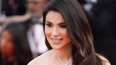 أول مرة ألبس اللون ده على ريد كاربت.. هدى الاتربي تكشف كواليس تواجدها بمهرجان كان