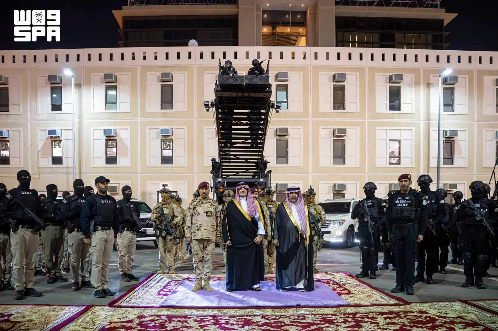 وزير الداخلية يتفقد جاهزية قوات الأمن الخاصة المشاركة في تأمين موسم الحج