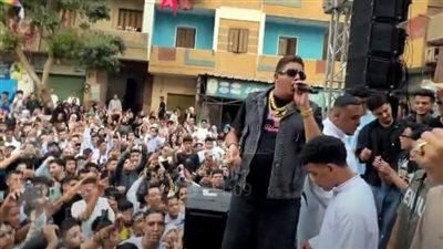 حمو بيكا يقدم حفلاً شعبيًا مميزًا في عيد الأضحى يبهج الأطفال في منطقته