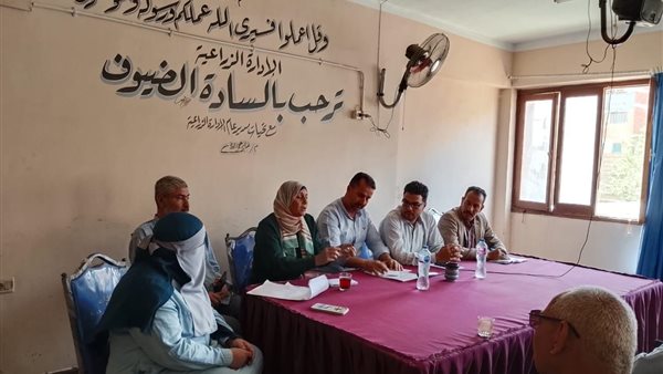 تحت إشراف وزير الزراعة: قافلة وندوات إرشادية لمركز الزراعات التعاقدية في مختلف المحافظات لدعم المزارعين.