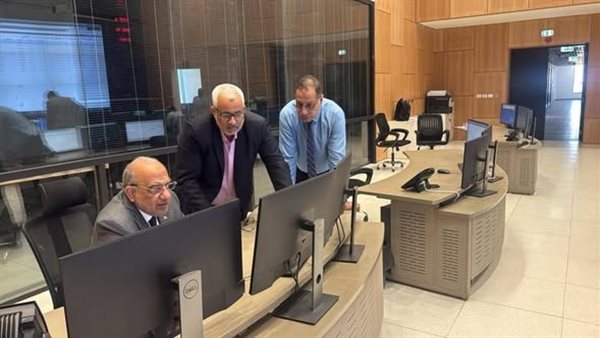 وزير الكهرباء يزور المركز القومي للتحكم في الطاقة خلال أيام العيد