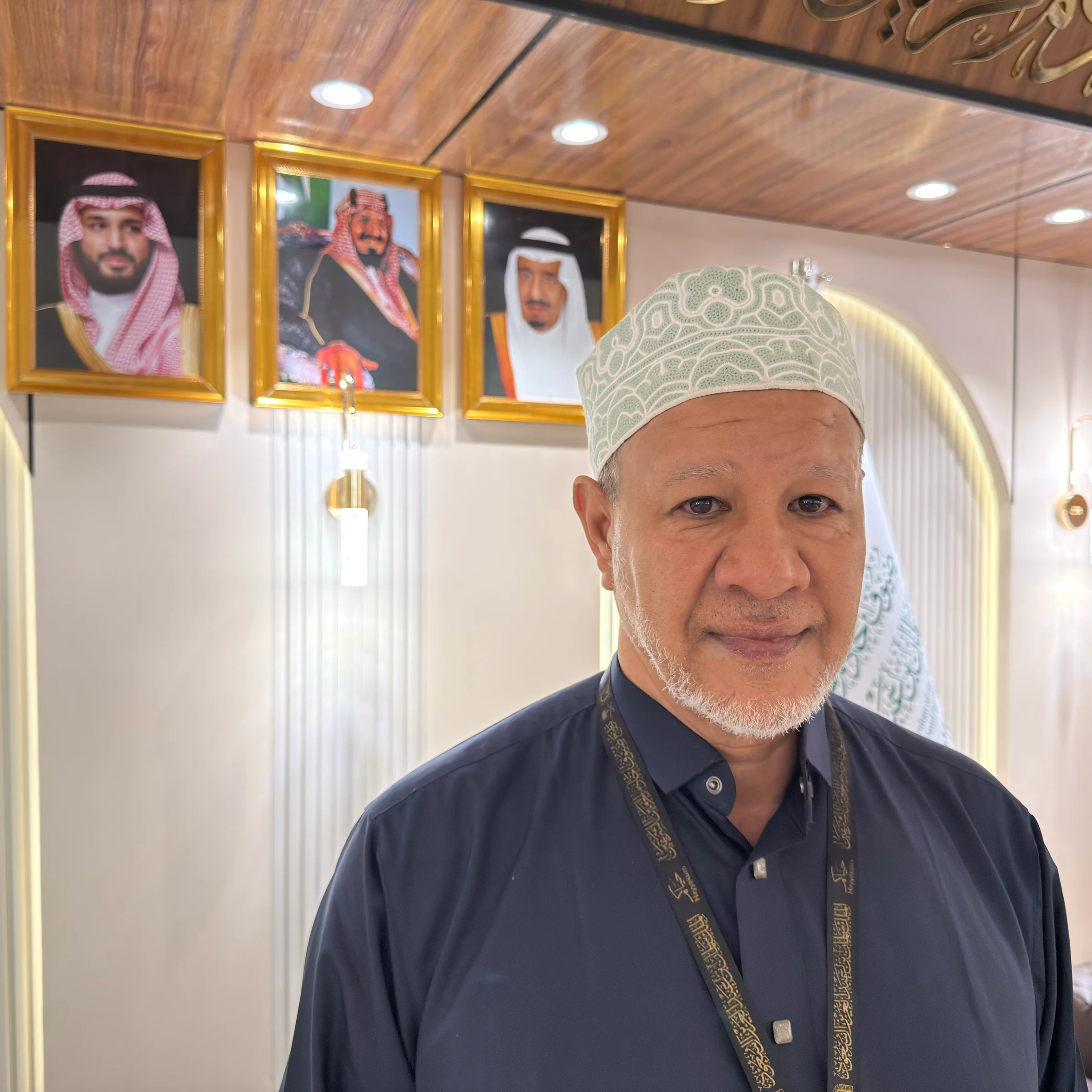 داعية مجري يشارك تجربة رجل صالح مع والدته بعد اعتناقه الإسلام بدعم من البرامج السعودية