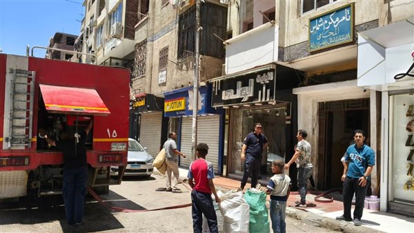 انهيار مخزن للأخشاب في الرحمانية بنجع حمادي وفرق الطوارئ تتدخل فورًا