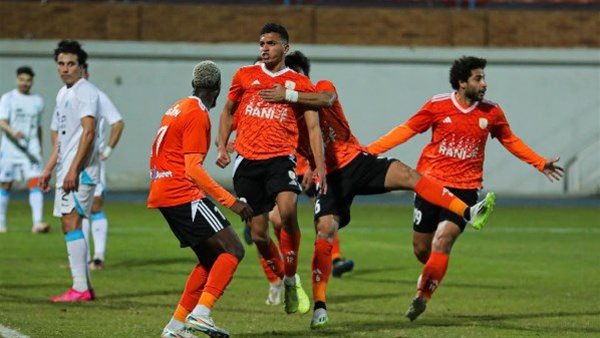 فاركو يتفوق على الإسماعيلي 2-1 في ختام الدوري في ليلة وداع مثيرة