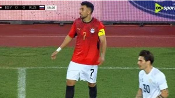 مصر تواجه روسيا في بداية المباراة: التعادل السلبي وغياب لاعبين رئيسيين يؤثر على أداء الفراعنة