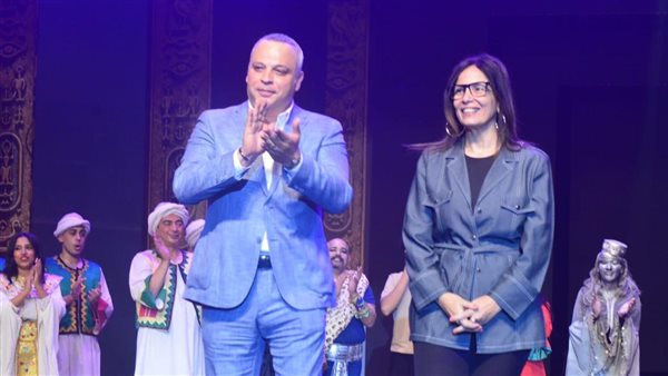 وزيرة الثقافة تشارك في افتتاح العرض الفني “غرام في الكرنك” على مسرح البالون