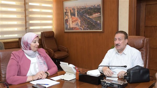 محافظ بورسعيد يستمر في تقديم الدعم للأسر المحتاجة خلال عيد الأضحى ويخصص مساعدات طارئة