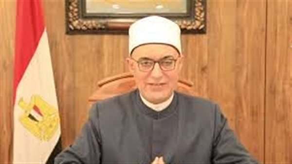 مفتي الجمهورية يقدم تعازيه للسفير السعودي في القاهرة لوفاة والده