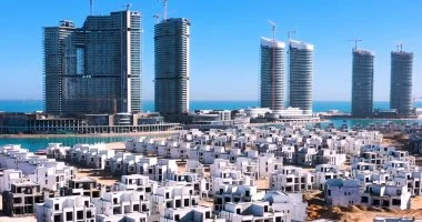العلمين الجديدة تبرز كمركز حضري وفرصة استثمارية استراتيجية على الساحل الشمالي لمصر