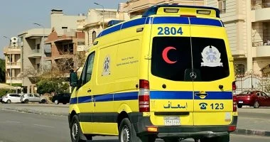 حادث مروري في طريق صحراوي بالبحيرة يودي بحياة سيدتين ويصيب ثمانية آخرين