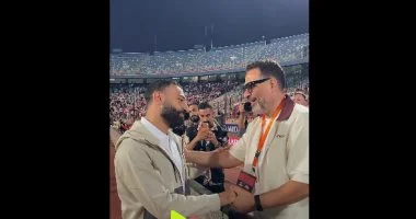 لقاء حميم يجمع ماجد المصري بمحمد صلاح قبل مواجهة مصر وروسيا