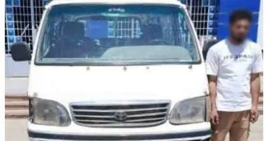 القبض على سائق ميكروباص بحوزته وثائق غير قانونية في بني سويف بعد إخلاء الركاب