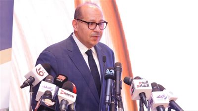 ياسر إدريس يترك اتحاد السباحة بعد فك التجميد ويتفرغ للأولمبية