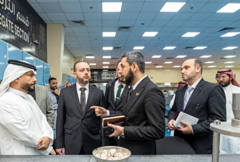 وفد من “النقل” السورية يطلع على تجارب ودراسات “أبحاث الطرق”