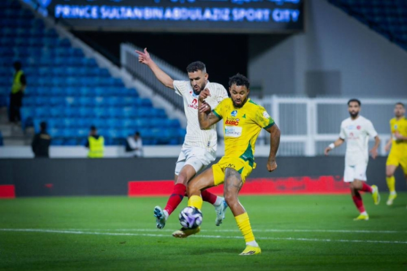 الخليج يخطف نقاط ضمك 2 / 0