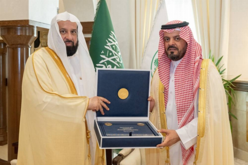 نائب أمير مكة يطلع على تقرير «الأمر بالمعروف»