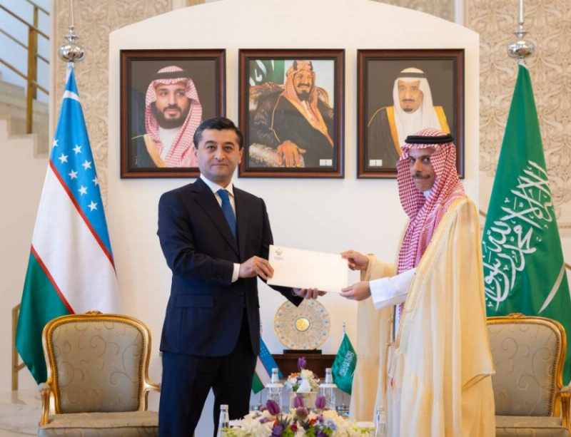 ولي العهد يتلقى خطية من رئيس أوزبكستان