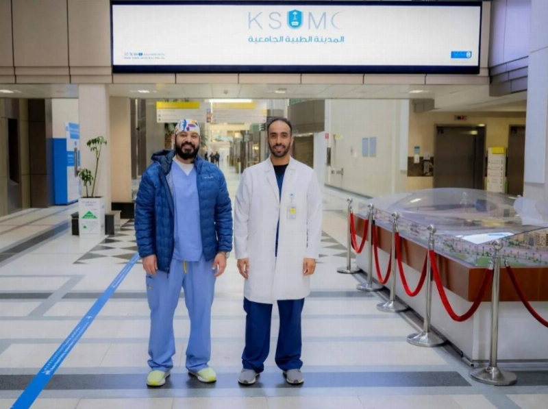 جراحة متقدمة في مفصل الورك لشاب بطبية جامعة الملك سعود