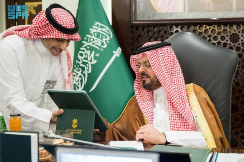 نائب أمير مكة يدشن 10 مشروعات طرق حيوية بالمنطقة