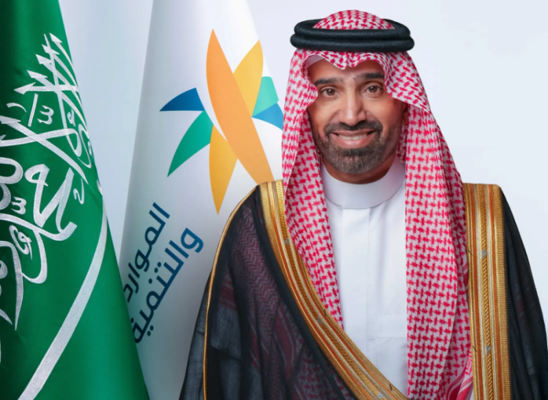 وزير الموارد البشرية يشكر القيادة على دعمها للقطاع غير الربحي وجمعيات تحفيظ القرآن الكريم