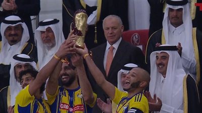 هاني أبوريدة يلبّي دعوة أمير قطر ويشهد تتويج الغرافة بالكأس