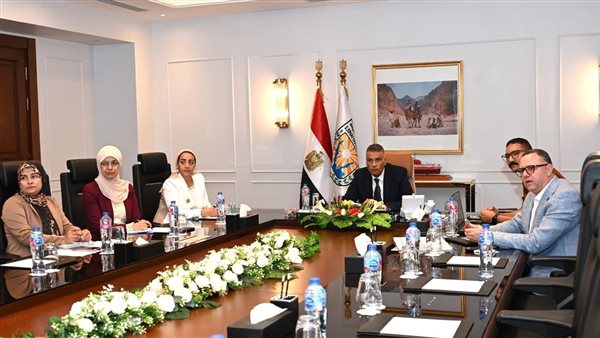 محافظ جنوب سيناء يدرس إقامة منطقة سياحية وترفيهية وكومباوند سكني في «جنان شرم» بخليج نعمة بشرم الشيخ