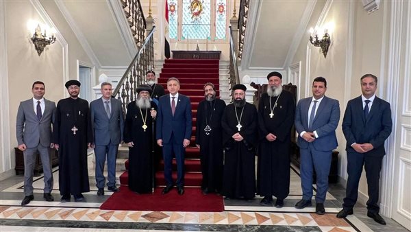 سفير مصر في اليونان يلتقي الأنبا بافلوس لتهنئته بعيد الأضحى