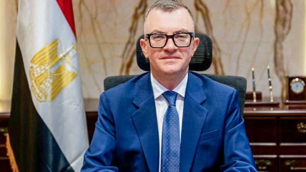 وزير التخطيط يتفقد مشروعات التنمية والخدمات في المنوفية